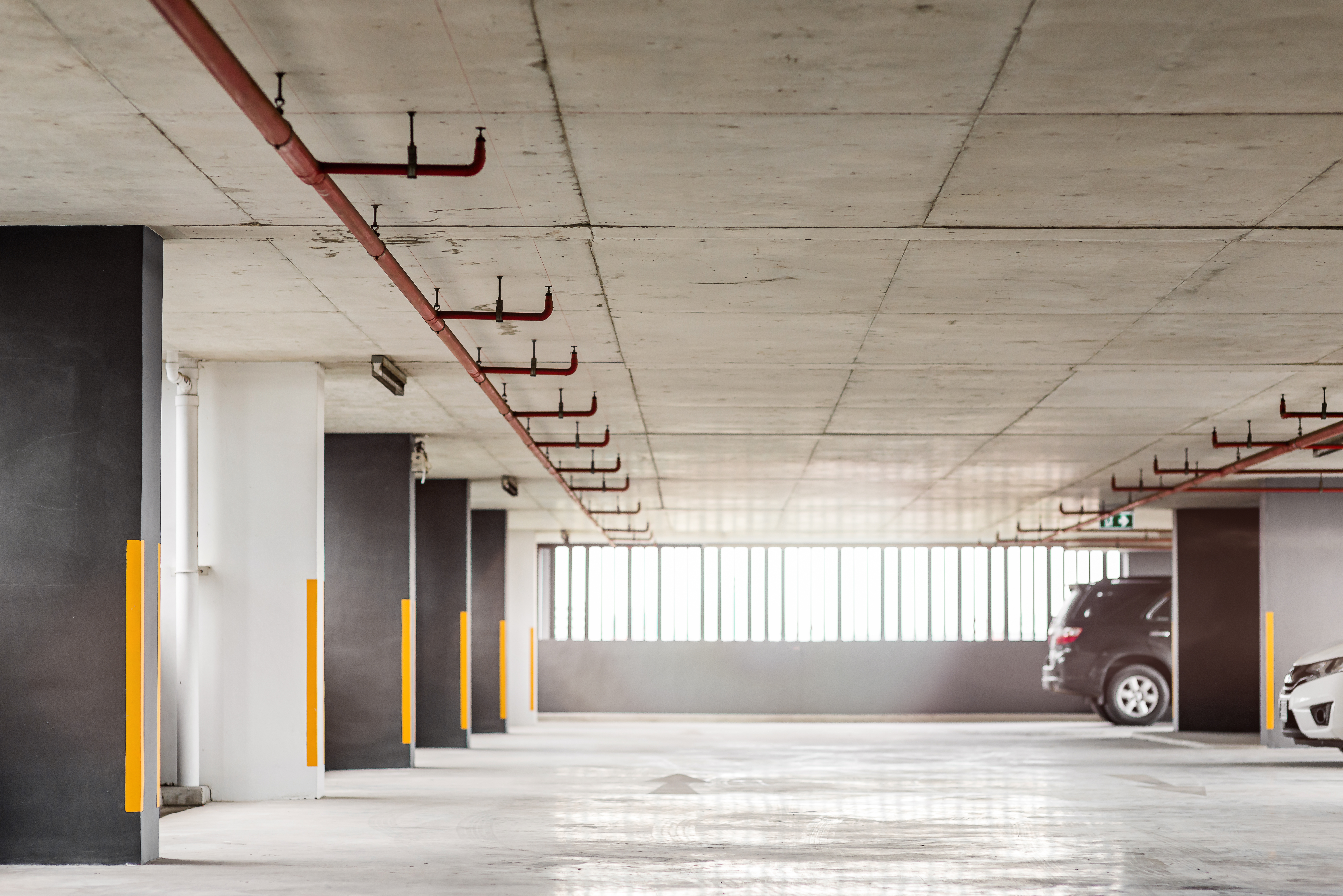 Bodega + Estacionamiento